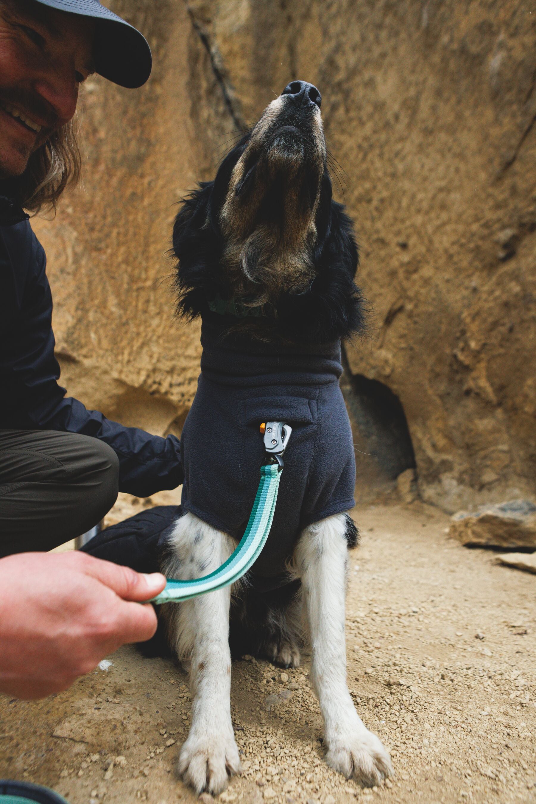 Ruffwear climate changer fleece jacket showing lead portal at front
